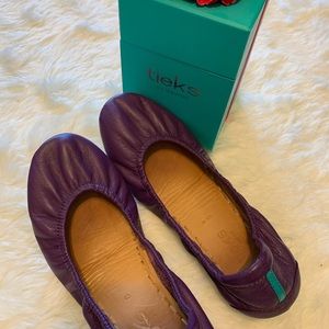 Loved and Worn Lilac Tieks size 6
